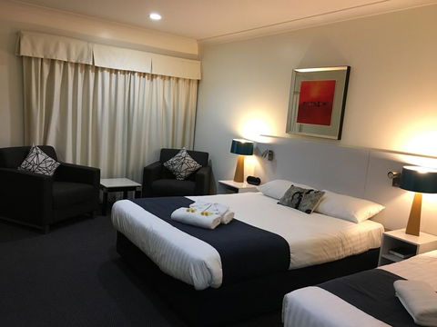 Lakeview Motor Inn - Accommodation Cairns 1