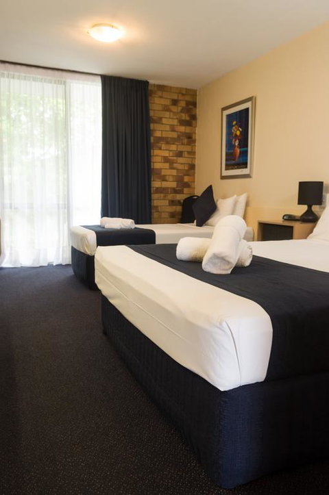 Lancaster Court Motel - Accommodation Cairns 3