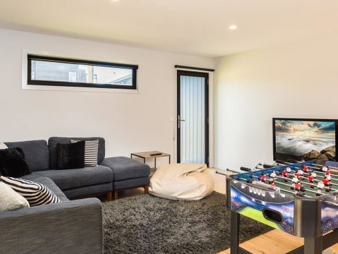 Lantana - Accommodation Cairns 2
