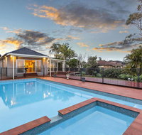 Lavish Lakefront Pool House - Accommodation Cairns