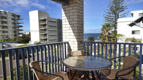 Levuka Unit 11, 14 Moreton Pde, Kings Beach - Accommodation Cairns 0