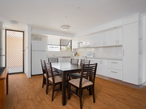 Levuka Unit 12, 14 Moreton Pde - Accommodation Cairns 1