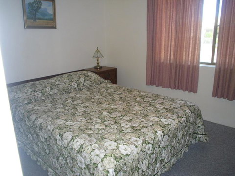 Light, Airy 1st Floor Unit - Marbrin Close, Bellara - Accommodation Cairns 2