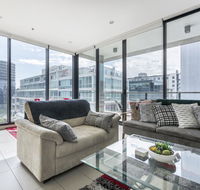 LIGHT AIRY SPACIOUS QUEENS ROAD APARTMENT - Accommodation Cairns