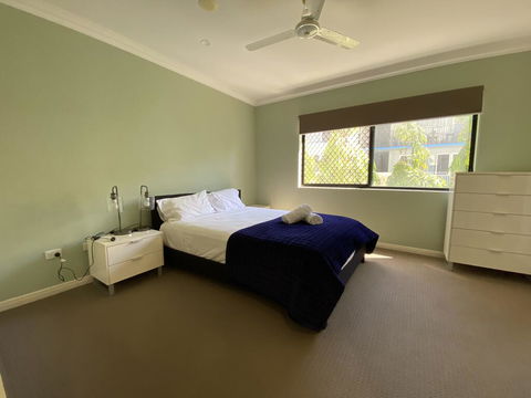 Lighthouse Apartments On The Strand - Accommodation Cairns 3