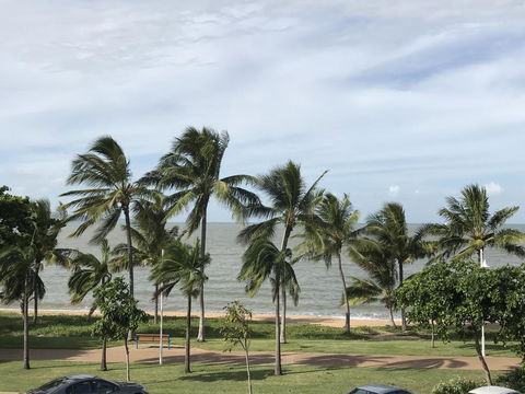 Lighthouse Apartments On The Strand - Accommodation Cairns 0