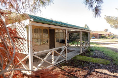 Limestone Cottage - Accommodation Cairns 0