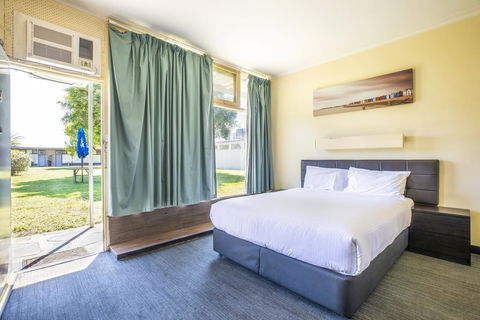 Links Hotel - Accommodation Cairns 2