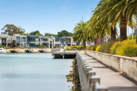 Luxe 101  Martha Cove waterfront luxury on the marina walk to beach