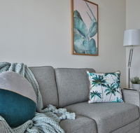 Luxurious and Chic 2BR Apartment in Melbourne CBD - Accommodation Cairns