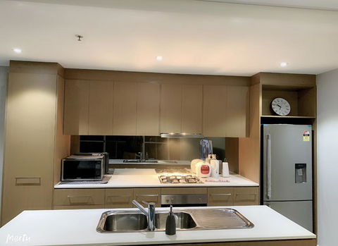 Luxury Apartment With Views - Accommodation Cairns 2