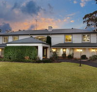Luxury Bungalow - Accommodation Cairns