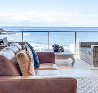 Luxury Kings Beach PenthouseLarge Outdoor Balcony Ocean Views 2 Mins to Beach - Accommodation Cairns