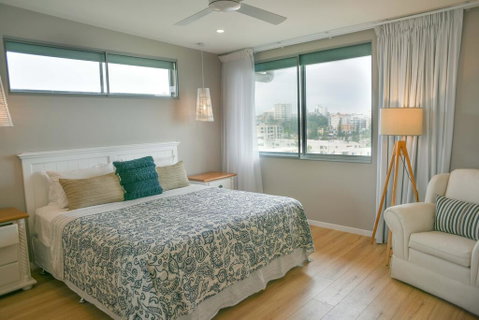 Luxury Kings Beach PenthouseLarge Outdoor Balcony, Ocean Views, 2 Mins To Beach - Accommodation Cairns 3