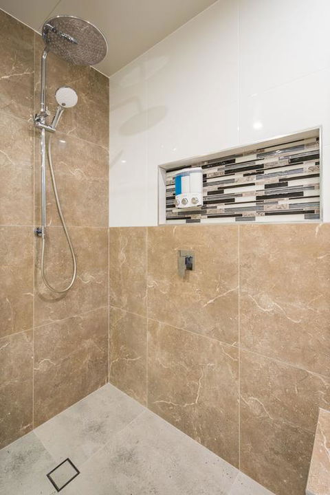 Luxury Waterfront Home - Accommodation Cairns 3