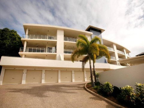 Magnificent Location With Amazing Views - Accommodation Cairns 1