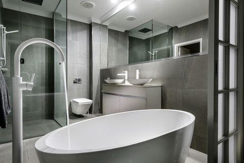 Mangrove Hotel - Accommodation Cairns 3