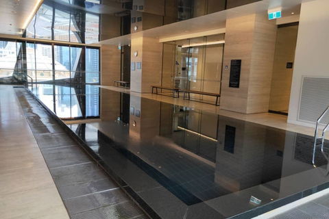 Melbourne CBD Apartment With Luxury Private Facilities - Accommodation Cairns 2