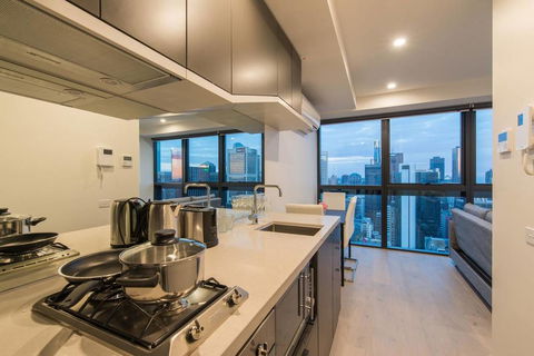 Melbourne Sky View 1 Bedroom Apt@La Trobe Tower - Accommodation Cairns 1