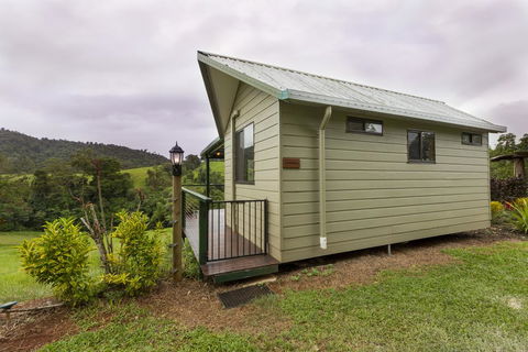 Mena Creek Flower House - Accommodation Cairns 0