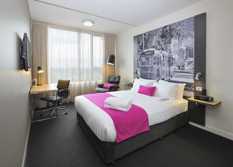 Mercure Melbourne Therry Street - Accommodation Cairns 1
