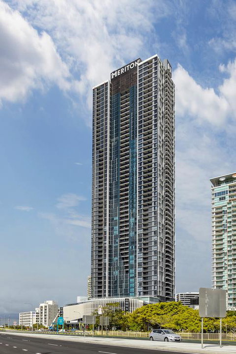 Meriton Suites Southport - Accommodation Cairns 3