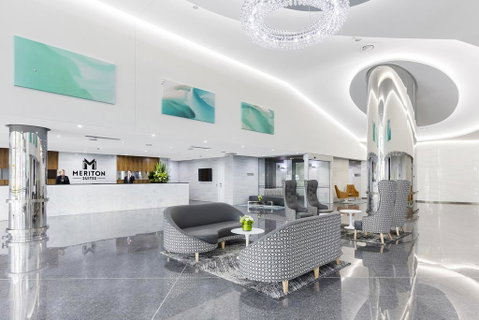 Meriton Suites Southport - Accommodation Cairns 1