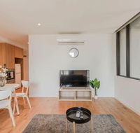 MH002  Modern Comfort  Distance - Accommodation Cairns
