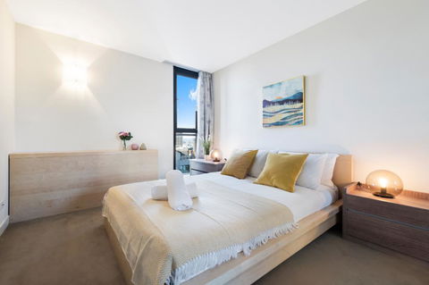 MH020 # Melbourne East Of The Sun - Accommodation Cairns 2