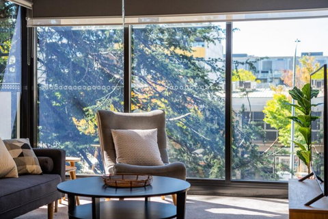 Midnight Apartments Accommodate Canberra - Accommodation Cairns 0