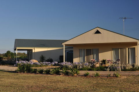 Milawa Muscat Retreat B&B - Accommodation Cairns 2
