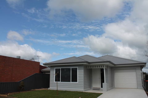 Milawa Vineyard Views - Guesthouse 2 - Accommodation Cairns 3