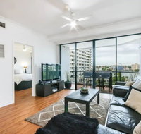Modern 2 Bedroom River View Apartment in Docklands - Accommodation Cairns