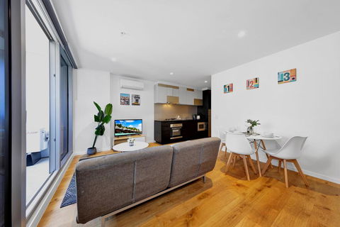 Modern Apartments The Fifth @ Southern Cross - Accommodation Cairns 3