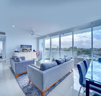 Modern Contemporary Southport Apartment - Accommodation Cairns