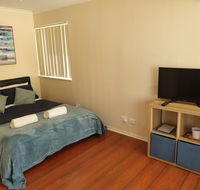 Modern Cosy Studio Close to QEH  Adelaide CBD  Airport  Beaches - Accommodation Cairns