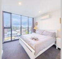 Modern Luxury 3 Bedroom Apartment with Sea Views - Accommodation Cairns