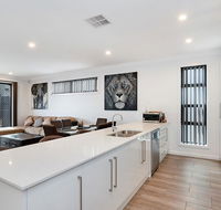 Modern Luxury at Christies Beach - Accommodation Cairns