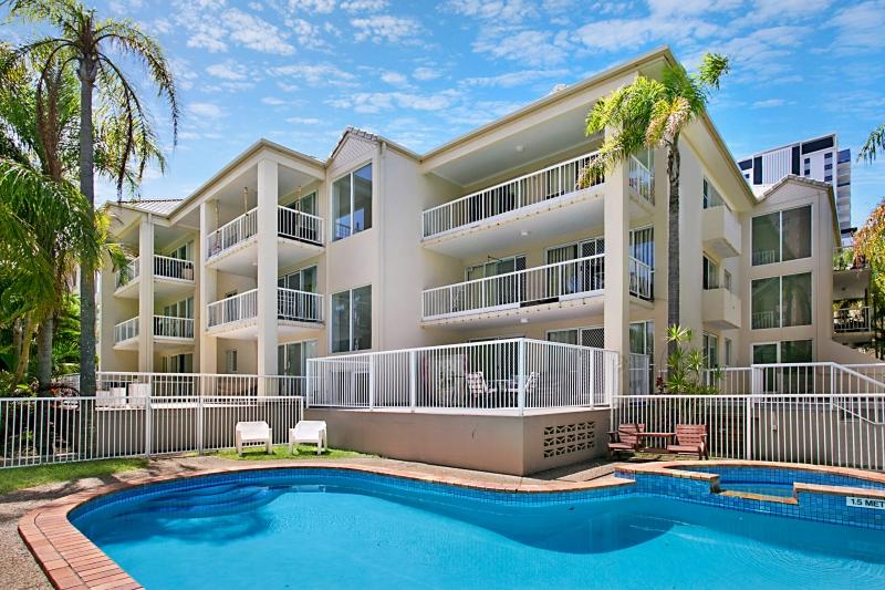 Broadbeach QLD Accommodation Cairns