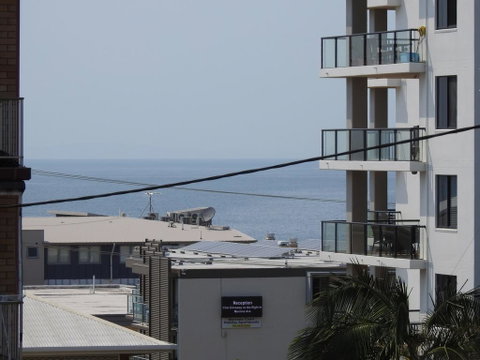 Moreton Towers Unit 1, 25 Moreton Pde Kings Beach - Accommodation Cairns 2