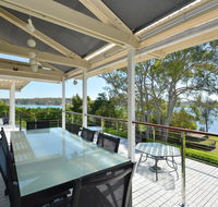 Morisset Bay Waterfront Views Lake House looking over Trinity Marina - Accommodation Cairns