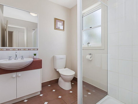 MOYNE VIEWS NO. 2 - Accommodation Cairns 3