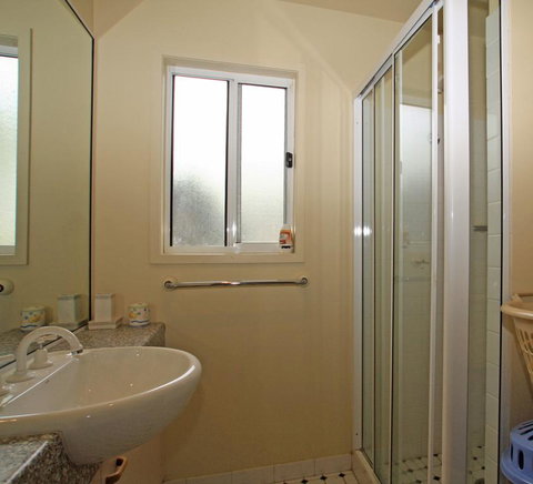 Nanny's Beach House - Accommodation Cairns 2