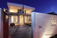 Nautilus Villa Luxury Retreat modern large double beachfront townhouse water views