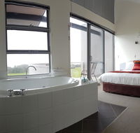 Cosy Corner Sea View Apartments - Accommodation Cairns