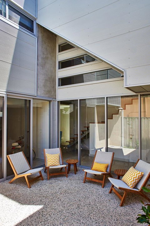 The Urban Beach House - Accommodation Cairns 11