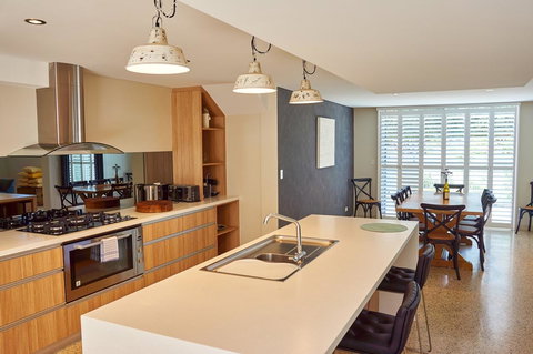 The Urban Beach House - Accommodation Cairns 4