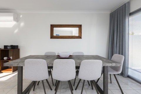 Cottesloe Beach House II - Accommodation Cairns 5