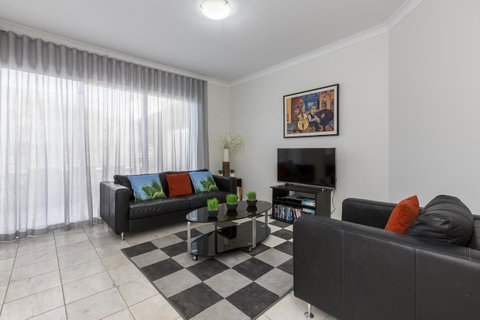 Cottesloe Beach House II - Accommodation Cairns 7