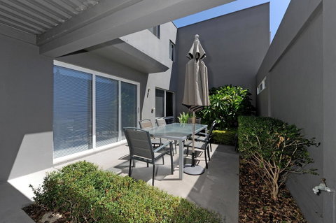 Cottesloe Beach House II - Accommodation Cairns 21